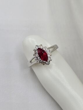 Swarovski Crystal Elements Silver Halo Ring Ruby Red Size 6 Wedding Prom Bridal